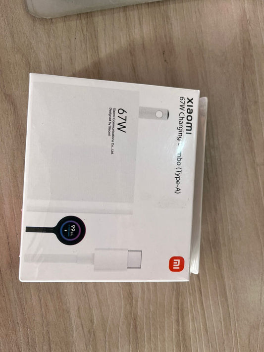 Cargador Xiaomi 67W compacto y portable