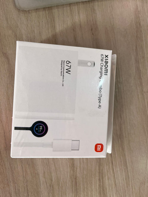 Cargador Xiaomi 67W compacto y portable